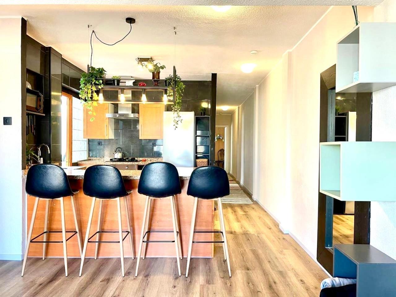 Central Loft Apartments ซานตาโปลา ภายนอก รูปภาพ