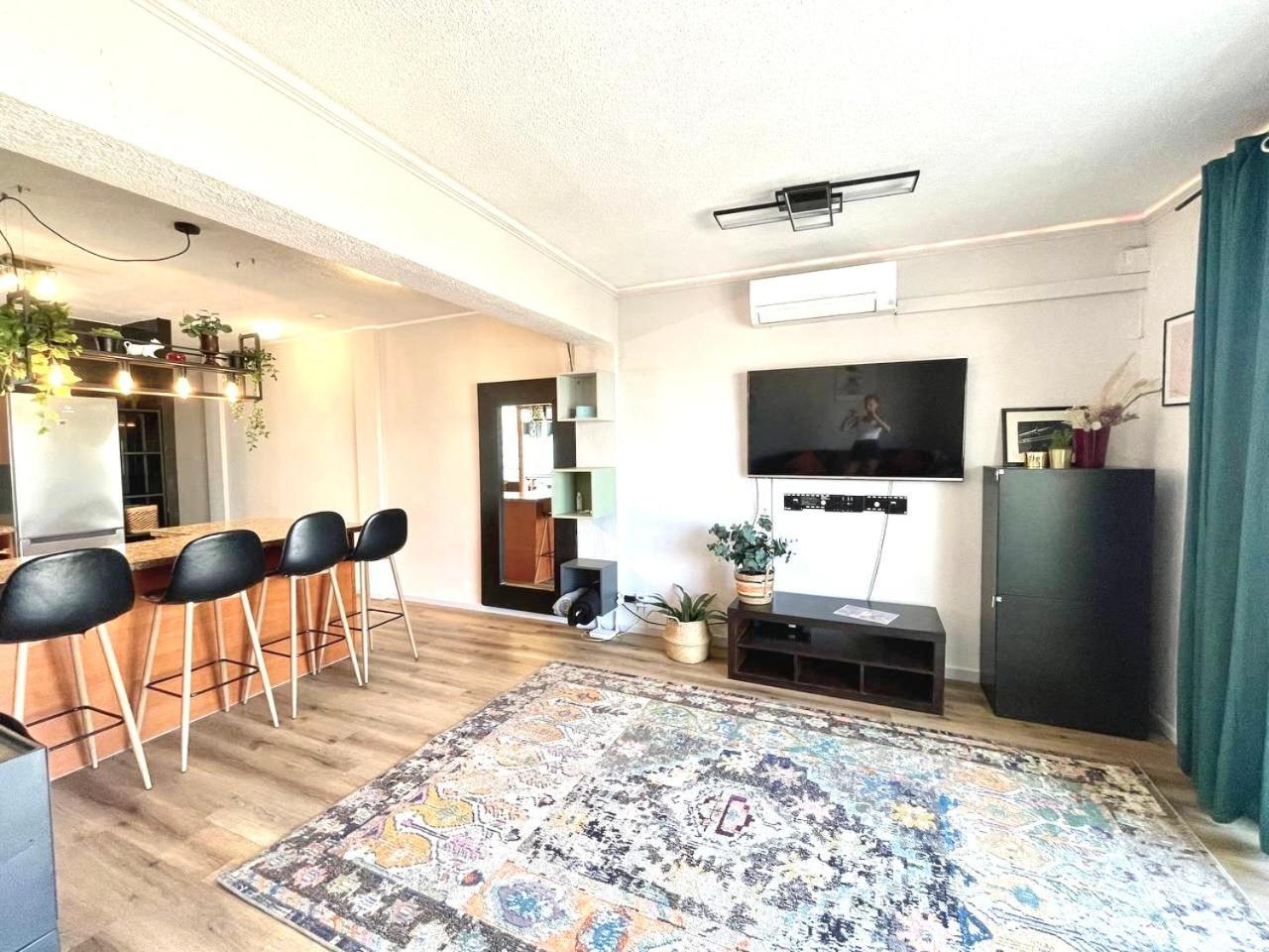 Central Loft Apartments ซานตาโปลา ภายนอก รูปภาพ